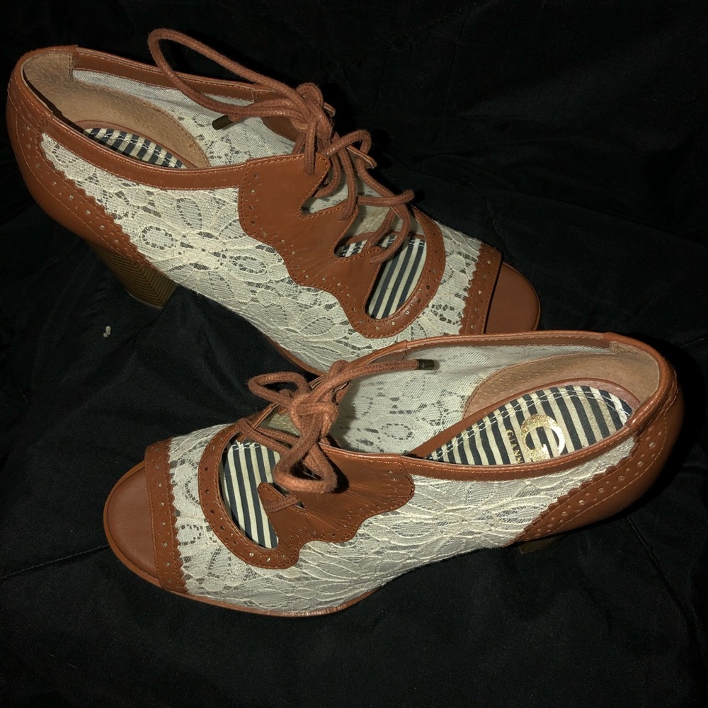 Gianni BINI Lace up heels
